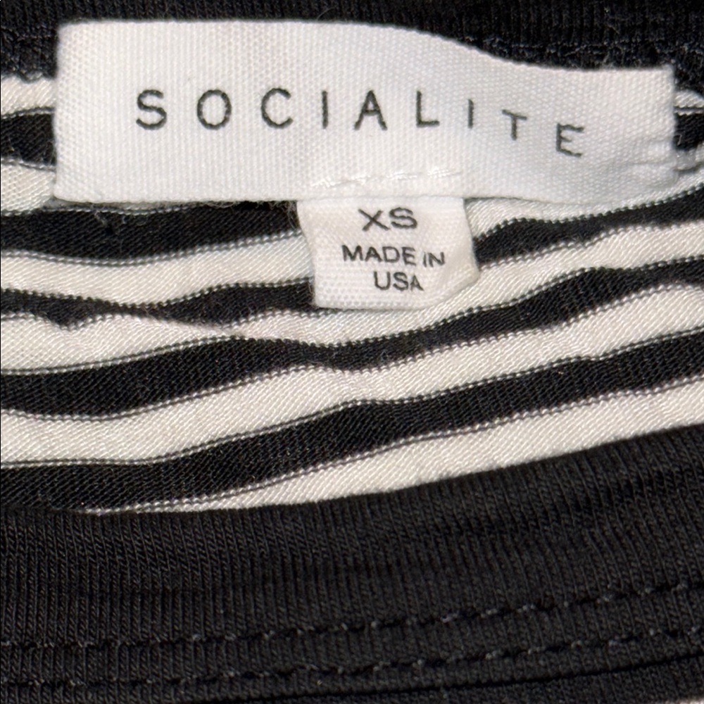 🌺𝐒𝐎𝐂𝐈𝐀𝐋𝐈𝐓𝐄 𝐒𝐓𝐑𝐈𝐏𝐄𝐃 𝐏𝐎𝐂𝐊𝐄𝐓 𝐓𝐄𝐄 𝐒𝐇𝐈𝐑𝐓 𝐃𝐑𝐄𝐒𝐒 - Picture 3 of 4